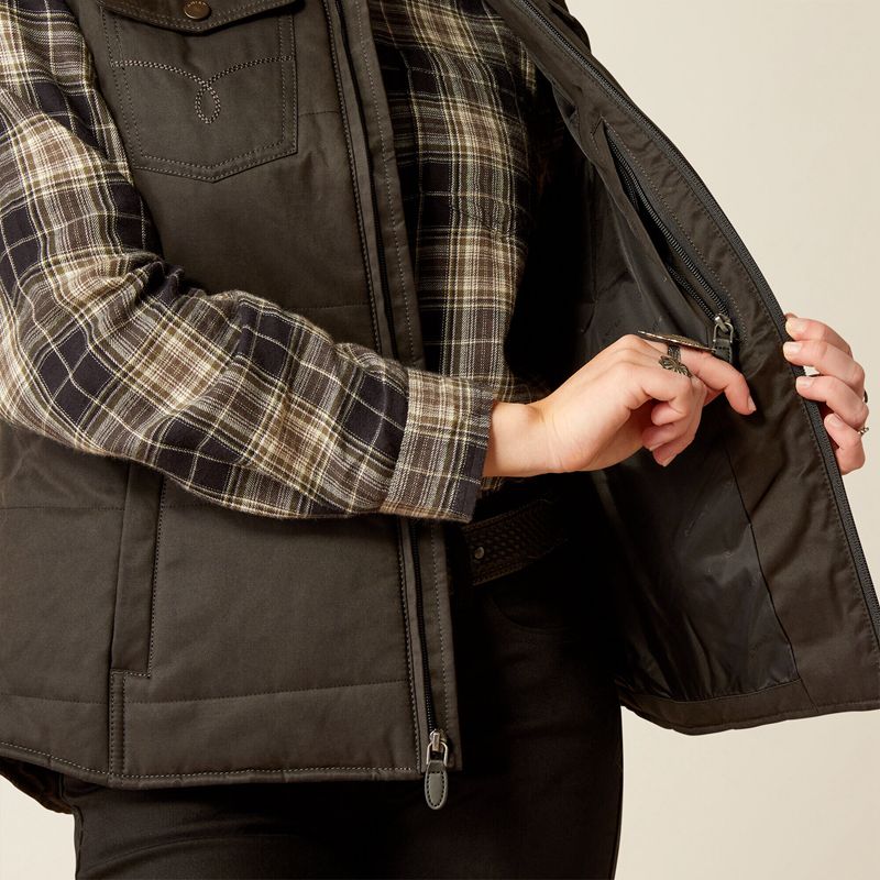 Black Ariat Grizzly Quilted Vest | 80IMONQGH