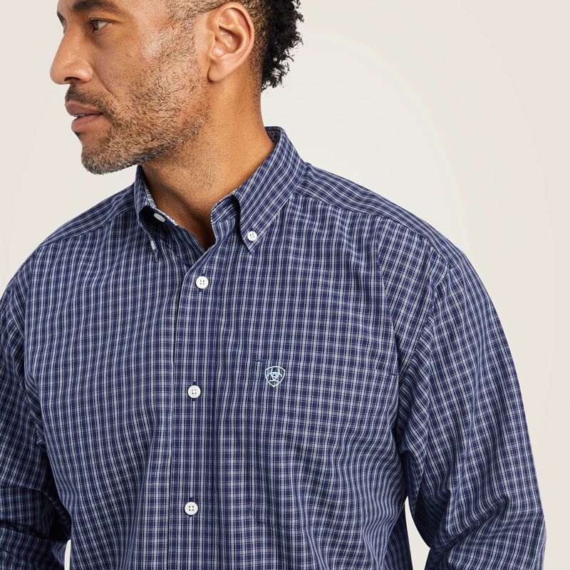 Midnight Sail Ariat Wrinkle Free Immanuel Fitted Shirt | 05SBGCPNU