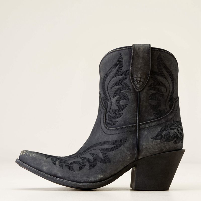 Naturally Distressed Black Ariat Chandler Western Boot | 87PZOHJLS