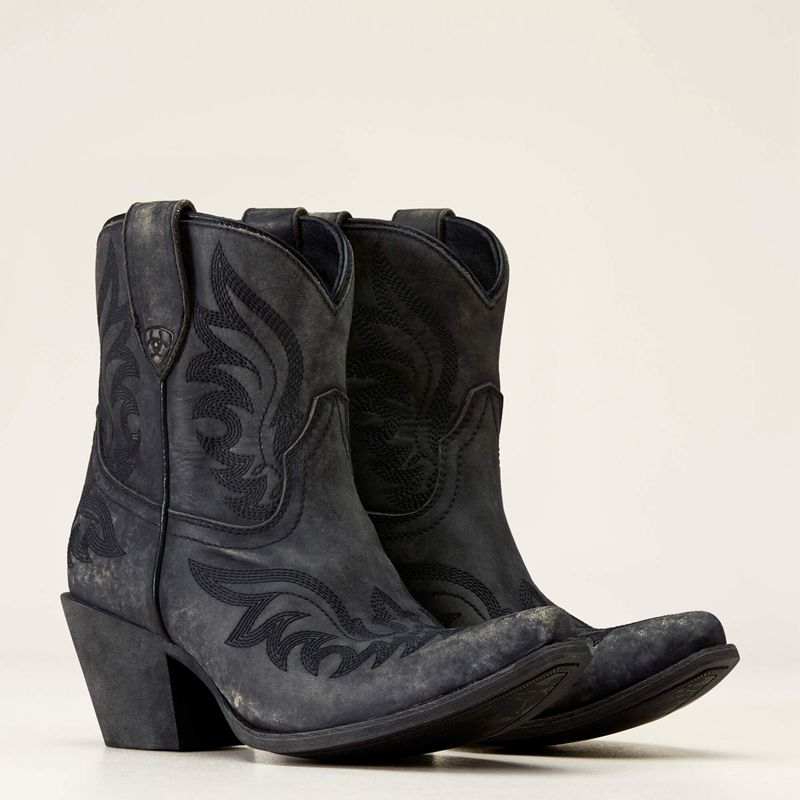 Naturally Distressed Black Ariat Chandler Western Boot | 87PZOHJLS