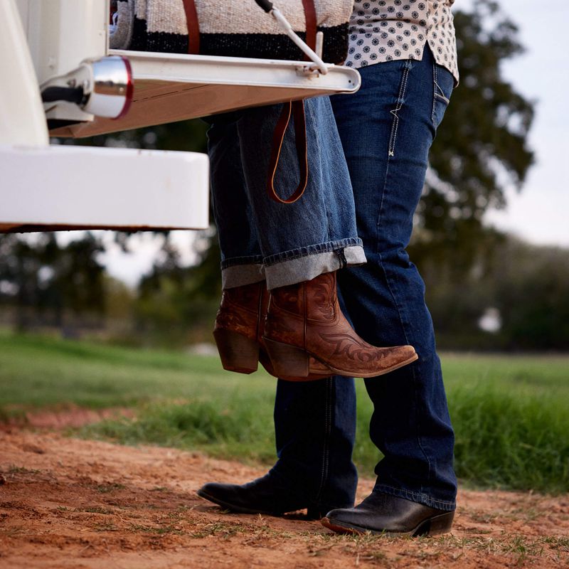 Naturally Distressed Brown Ariat Chandler Western Boot | 60OEPWRCL