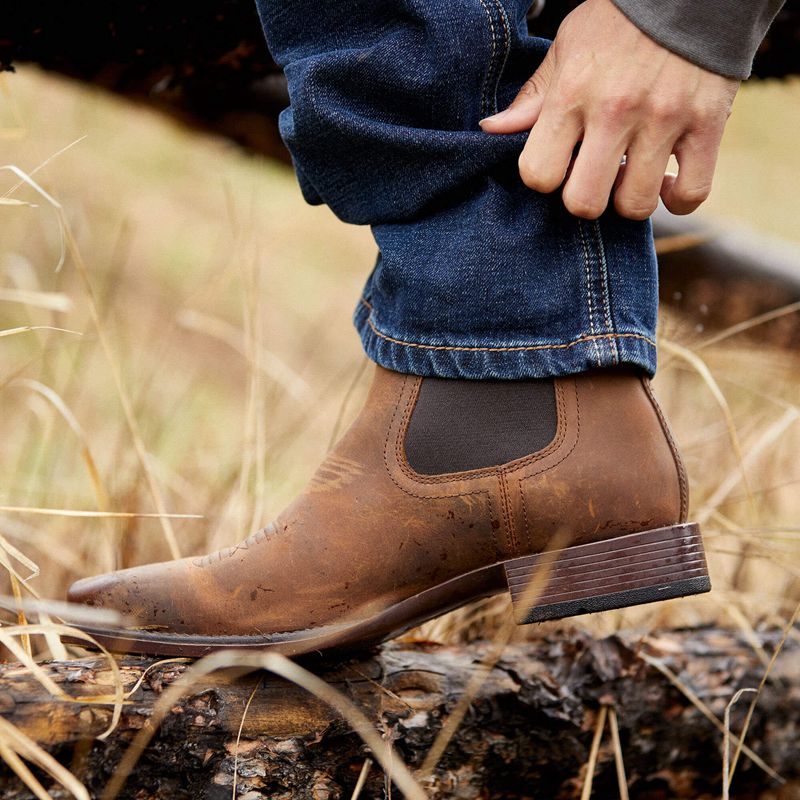 Oily Distressed Tan Ariat Booker Ultra Square Toe Western Boot | 76ZWOMXPA