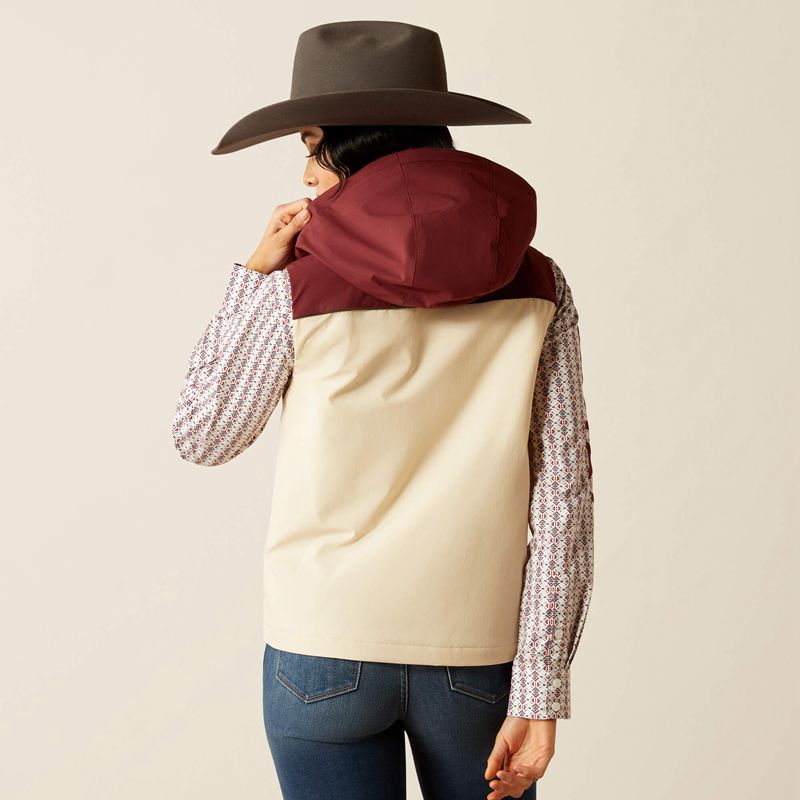 Summer Sand/Rosewood Ariat Pioneer Stretchshell Vest | 53XKRUJDT