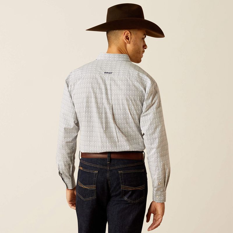 White Ariat Reign Classic Fit Shirt | 53ODAUJTP