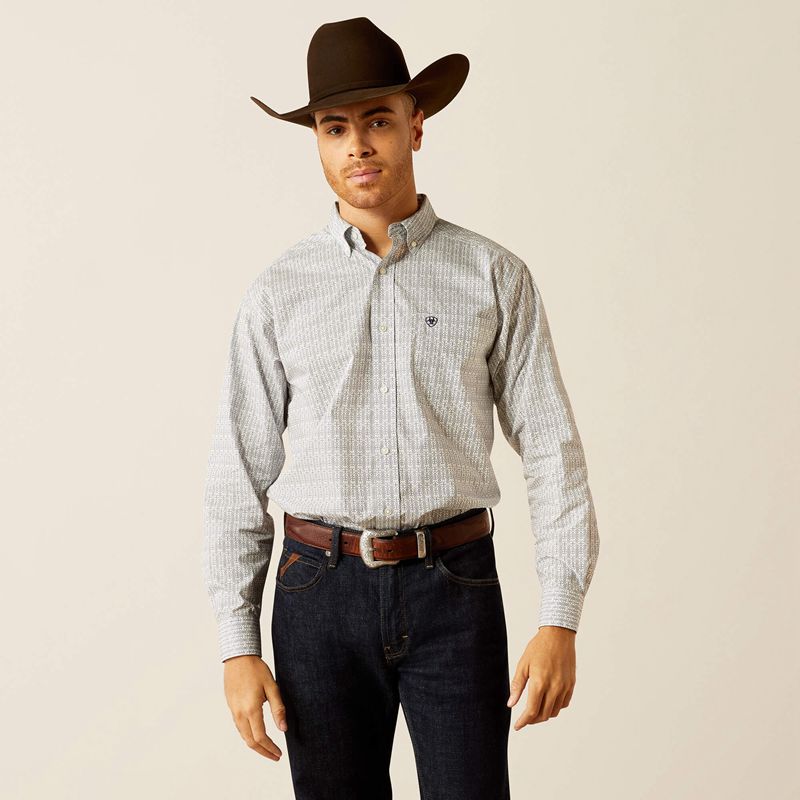 White Ariat Reign Classic Fit Shirt | 53ODAUJTP