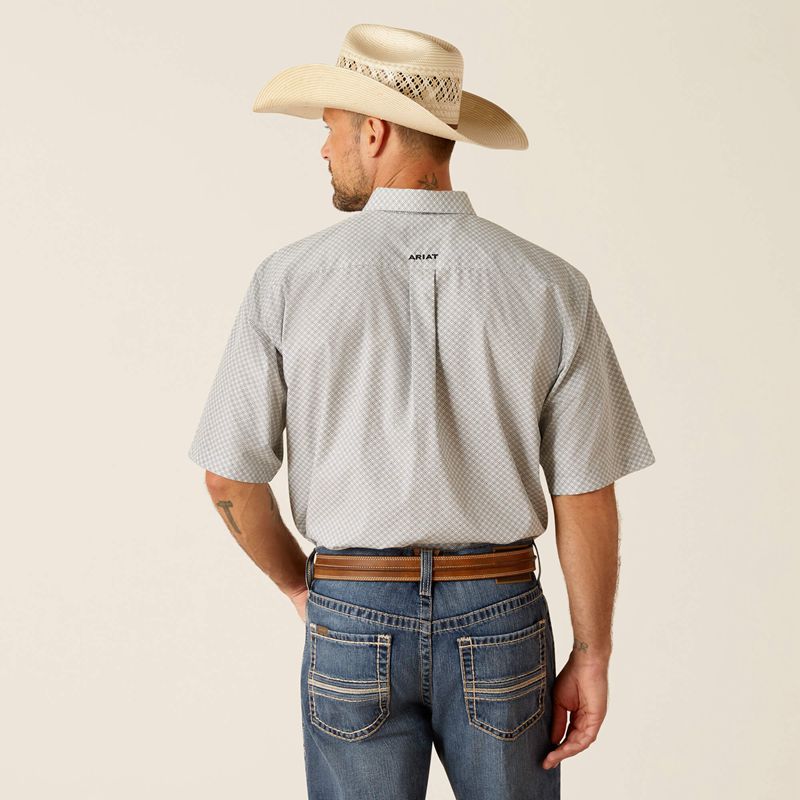 White Ariat Wrinkle Free Bear Classic Fit Shirt | 07TLWOPYM