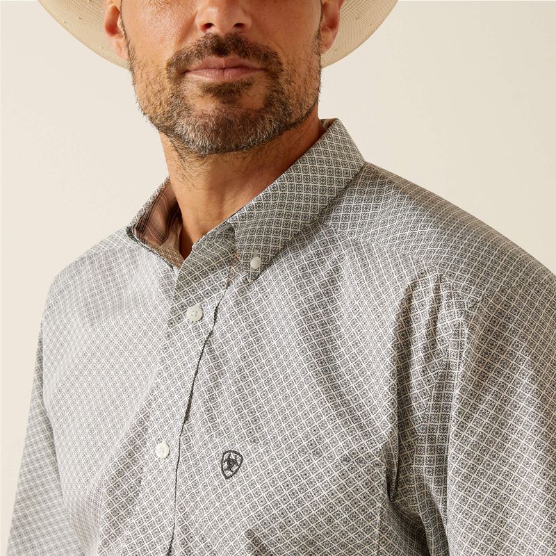 White Ariat Wrinkle Free Bear Classic Fit Shirt | 07TLWOPYM