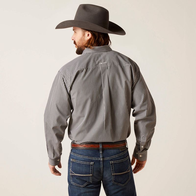 White Ariat Wrinkle Free Ved Classic Fit Shirt | 56STOXJNW